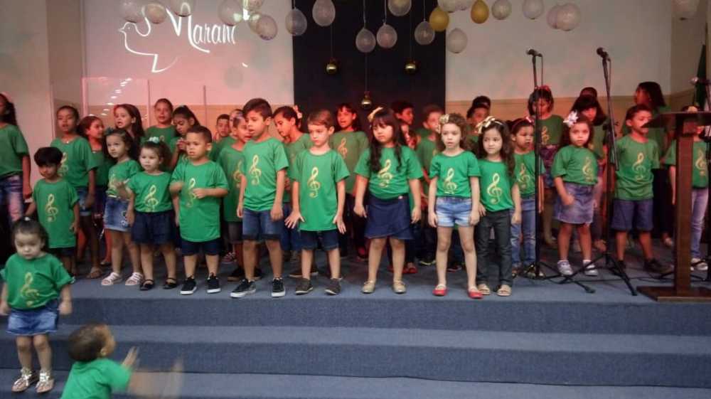 Apresentação Infantil de Natal na Vila - Igreja Maranata Maranata